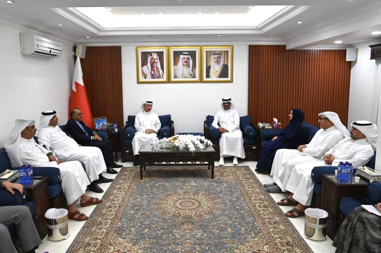 محافظ الشمالية يشيد بدور القطاع الخاص في دعم مشروع الحقيبة المدرسية<